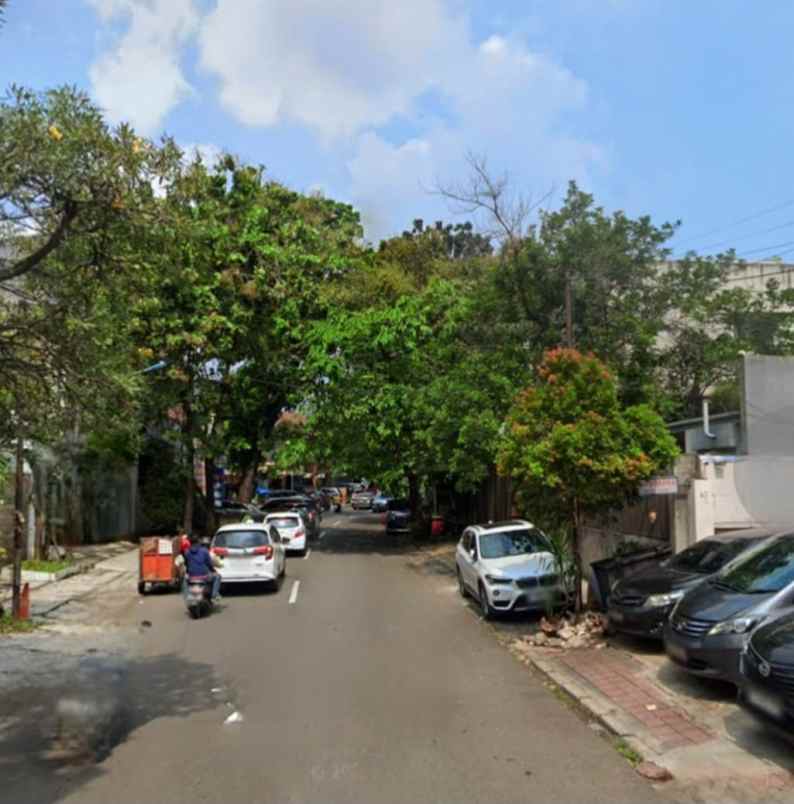 dijual rumah tua butuh renovasi di tebet lokasi ramai