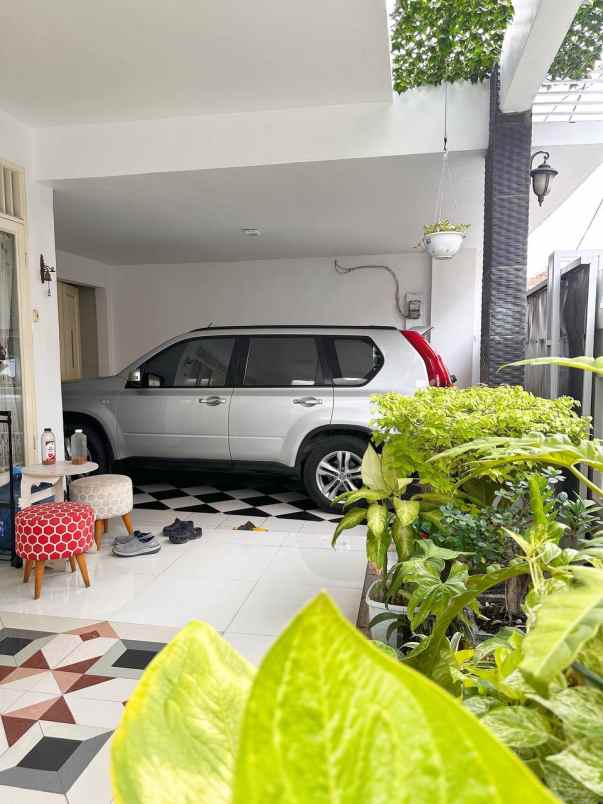 dijual rumah utan kayu