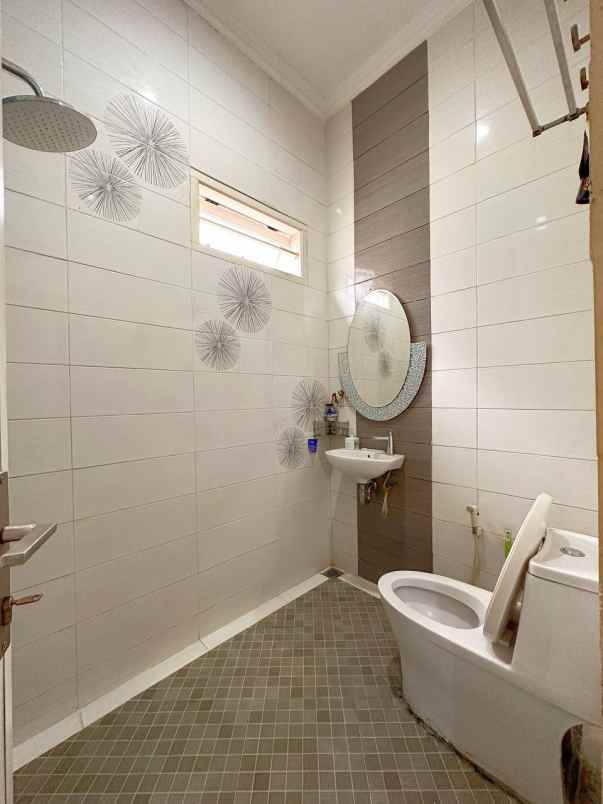 dijual rumah utan kayu