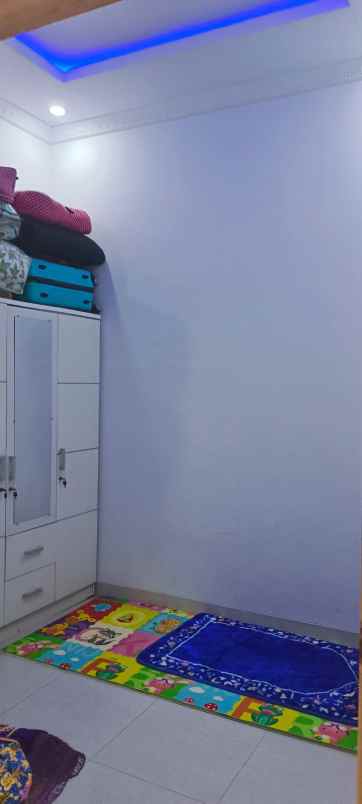 dijual rumah villa gading harapan