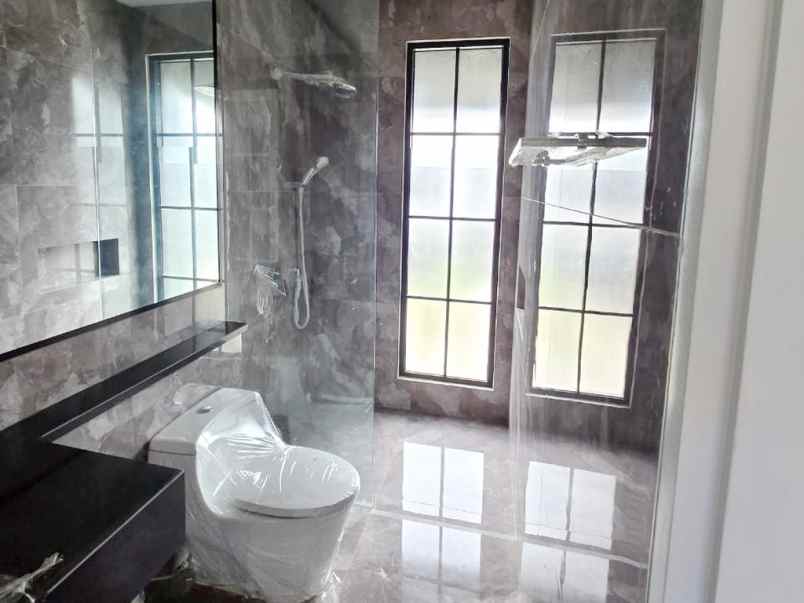 dijual villa komp citraland gama city