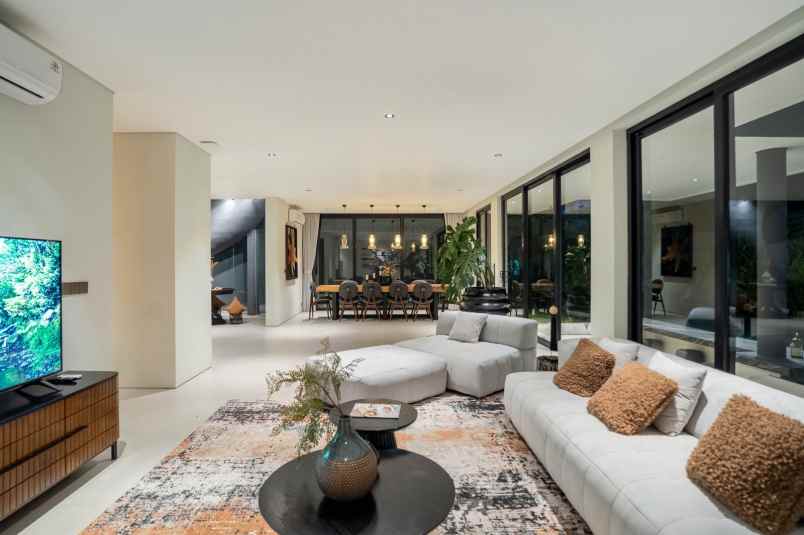 disewakan dijual villa mewah di pererenan badung bali