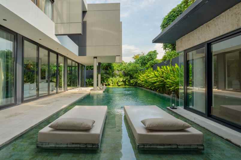 disewakan dijual villa mewah di pererenan badung bali