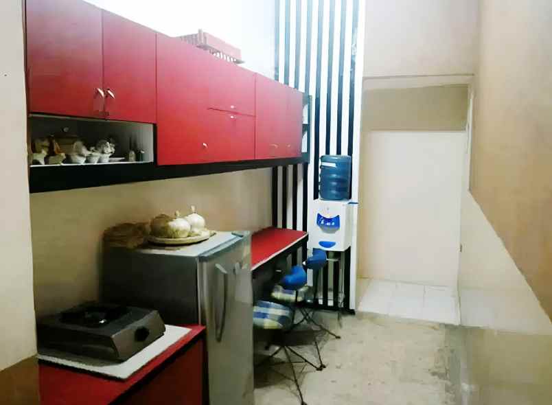 disewakan kost jl manyar tirtomoyo no 50