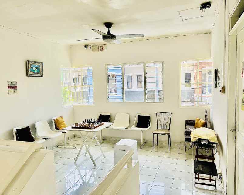 disewakan kost jl pavilion blok c4 no 7