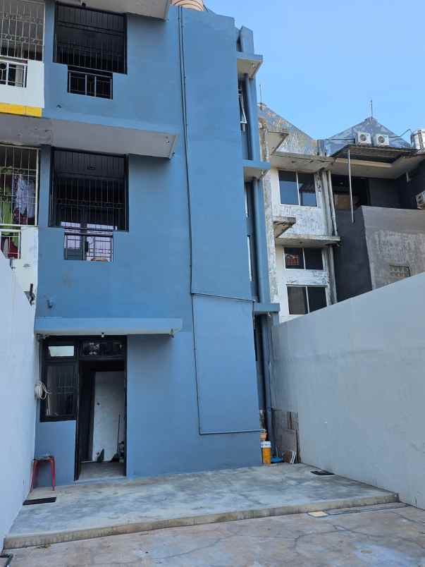 disewakan ruko gudang kantor raya mulyosari