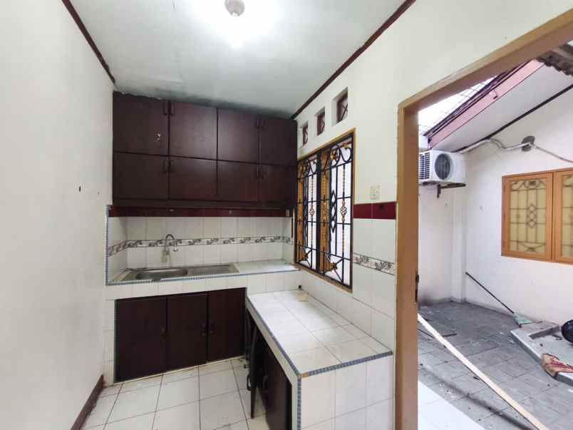 disewakan rumah 1 tingkat komplek cemara asri