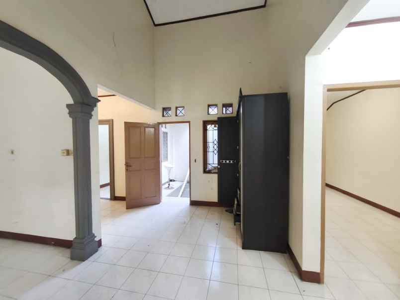 disewakan rumah 1 tingkat komplek cemara asri