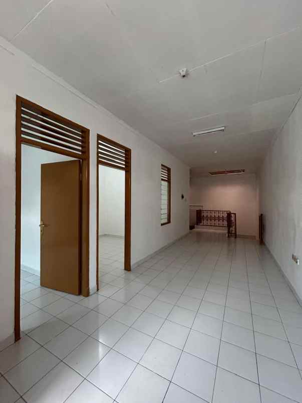 disewakan rumah bagus 2 lt belakang mall kelapa gading