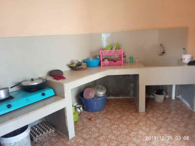 disewakan rumah jl raya cipanas belakang