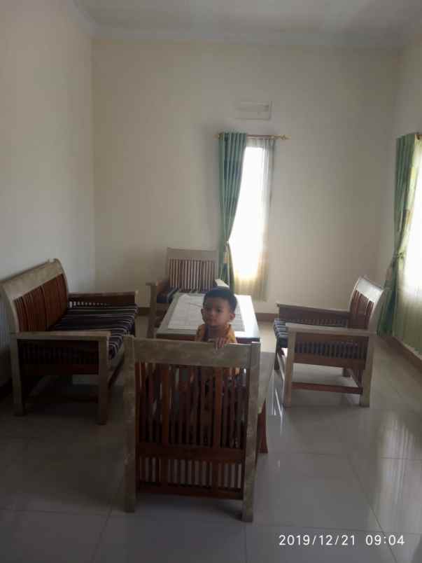 disewakan rumah jl raya cipanas belakang