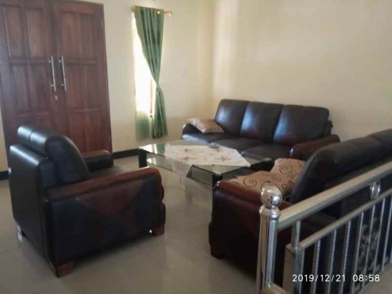 disewakan rumah jl raya cipanas belakang