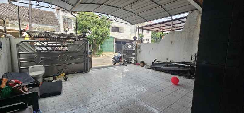 disewakan rumah jl sumagung kelapa gading