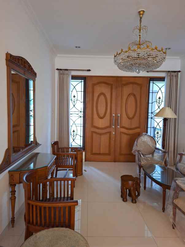 disewakan rumah pakuwon indah vil regensi