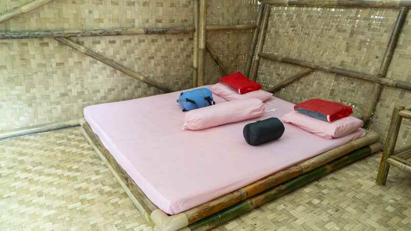 disewakan villa villa triple a saung bambu