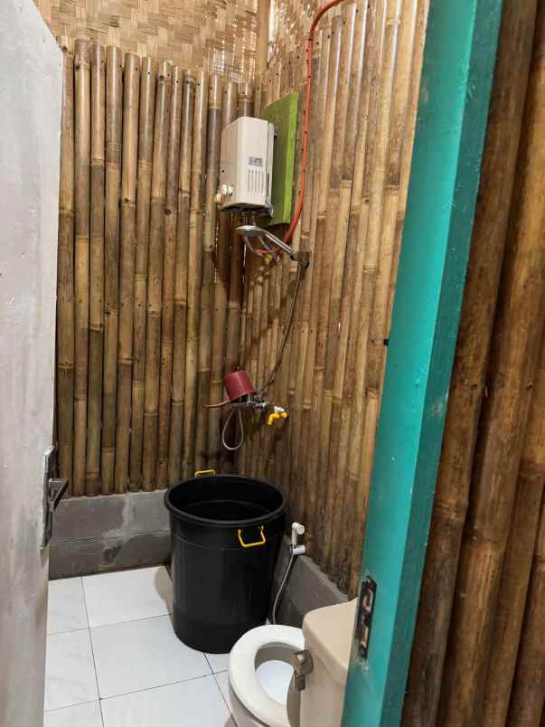 disewakan villa villa triple a saung bambu