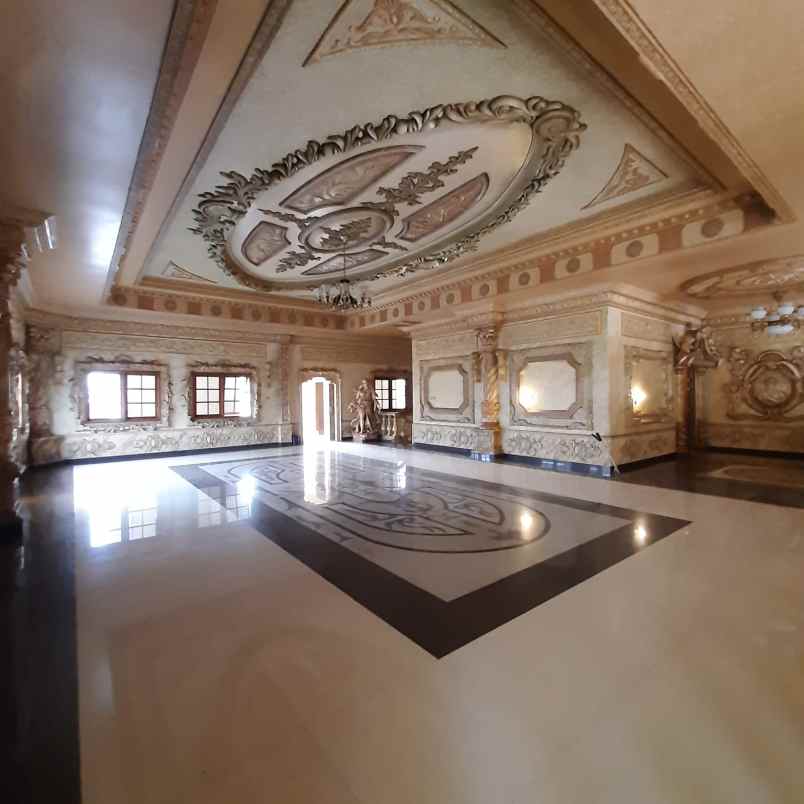 gedung luas mewah jl magelang km 4 5