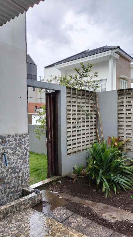 hunian strategis pinggir jalan kolonel masturi lembang