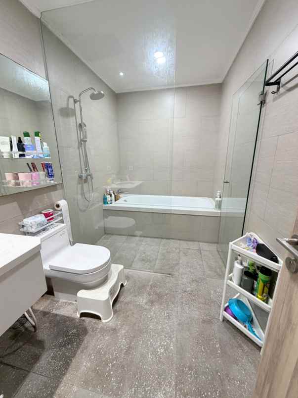 jual apartemen menara jakarta tower azure 130 m 3br