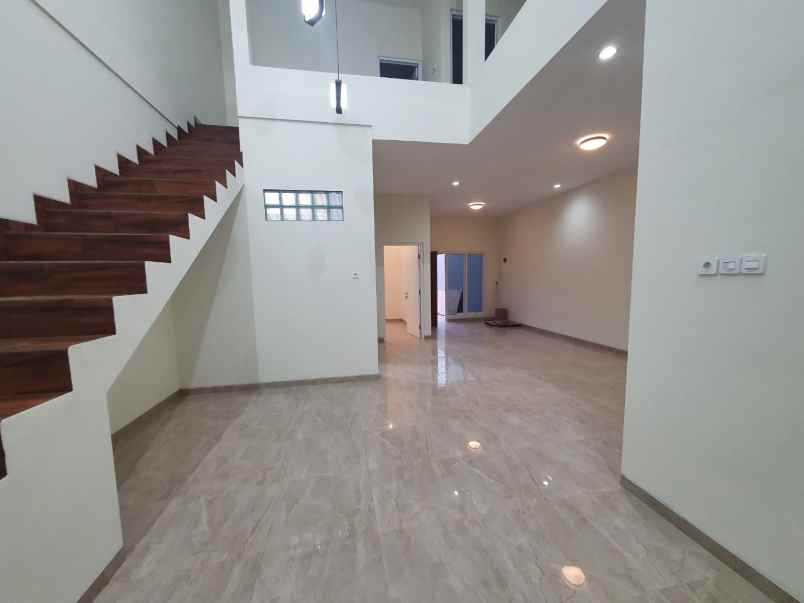 jual dan sewa rumah baru komersial premium di lenteng