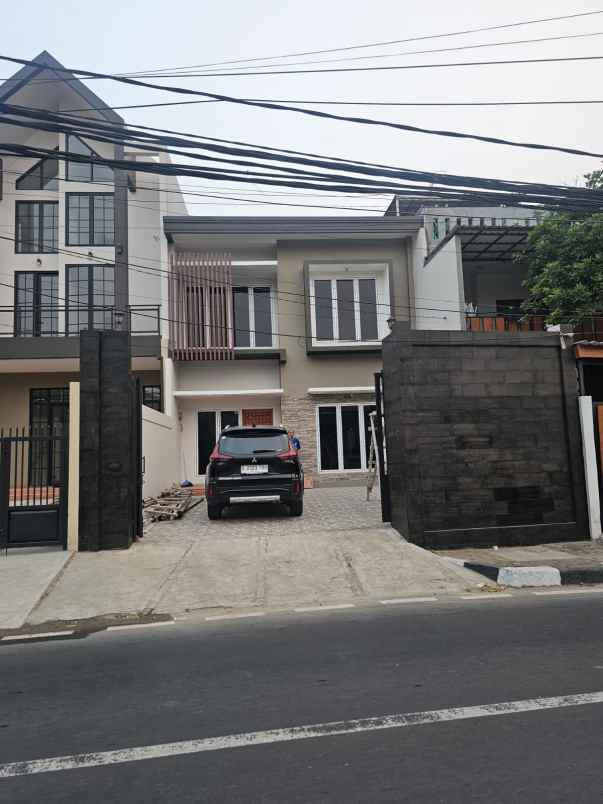 jual dan sewa rumah baru komersial premium di lenteng