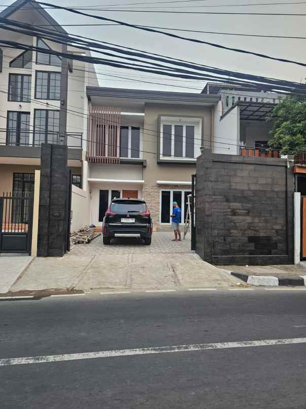 jual dan sewa rumah baru komersial premium di lenteng