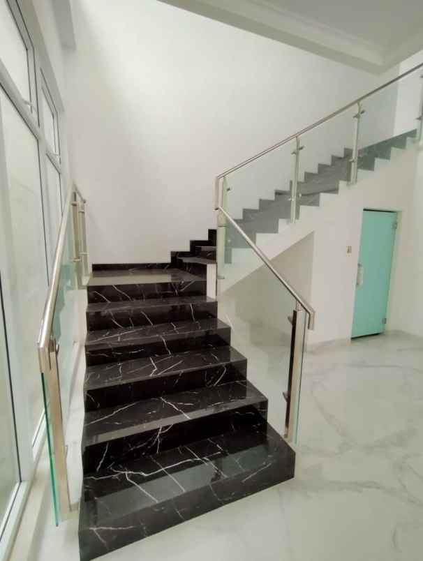 jual rumah puri indah jakarta