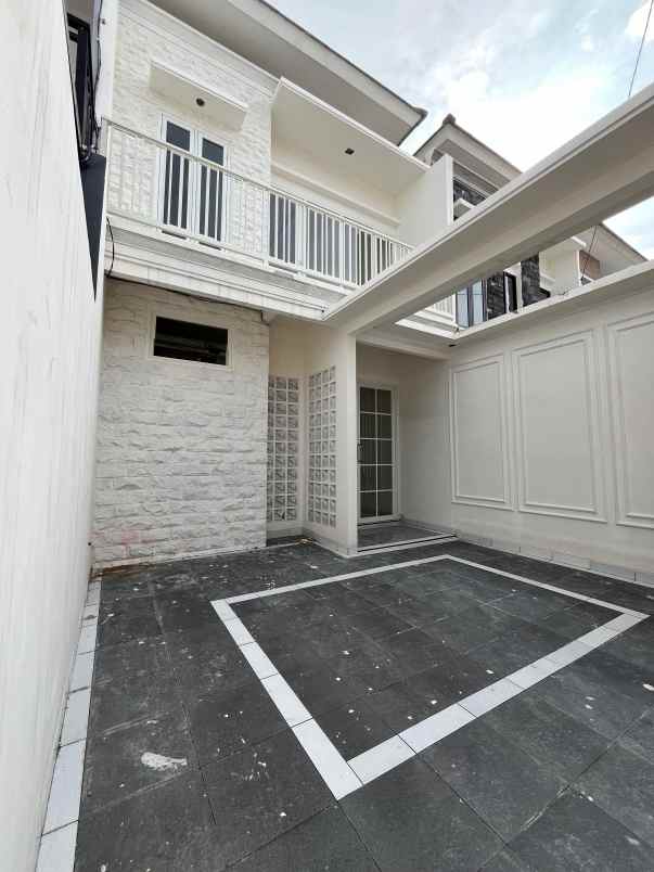 rumah 2 lantai 3 kamar tidur