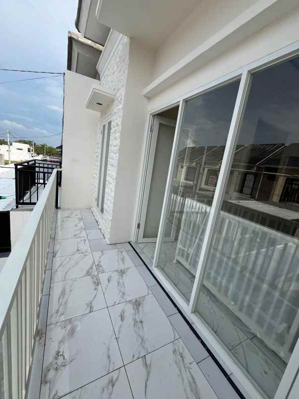 rumah 2 lantai 3 kamar tidur