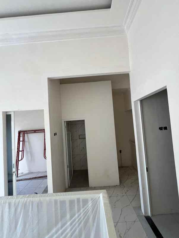 rumah 2 lantai 3 kamar tidur