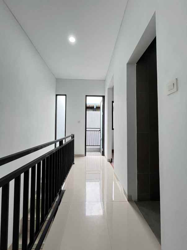 rumah 2 lantai 700 jutaan jatiasih bekasi