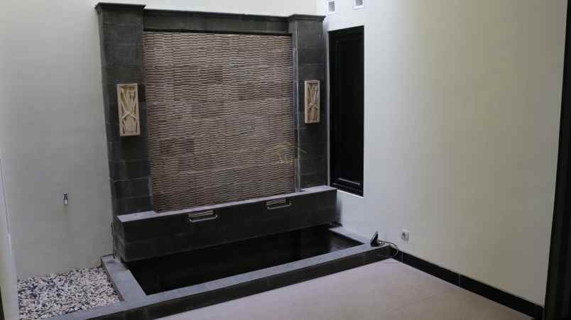 rumah 2 lantai dalam perumahan di kalasan sleman