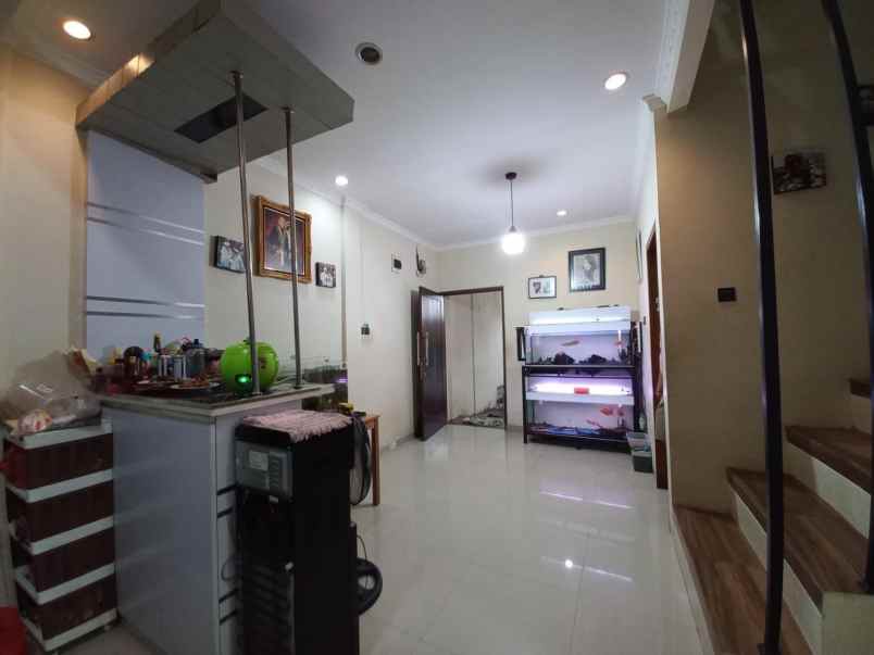 rumah 2 lt furnished kedaung tangerang selatan