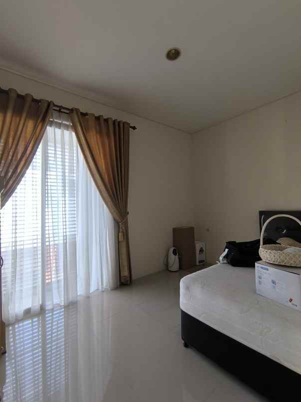 rumah bagus kuldesak di cigadung dago