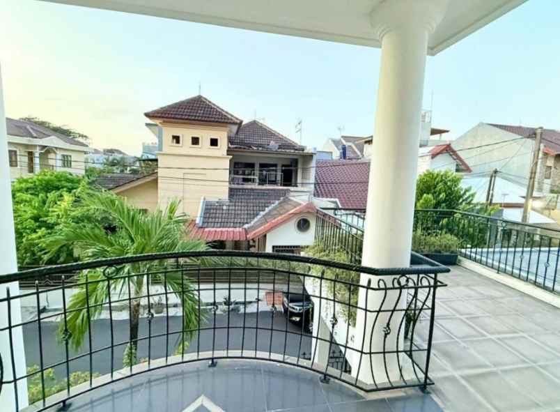 rumah bagus siap huni di grand galaxy bekasi selatan