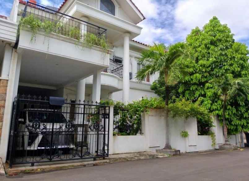 rumah bagus siap huni di grand galaxy bekasi selatan