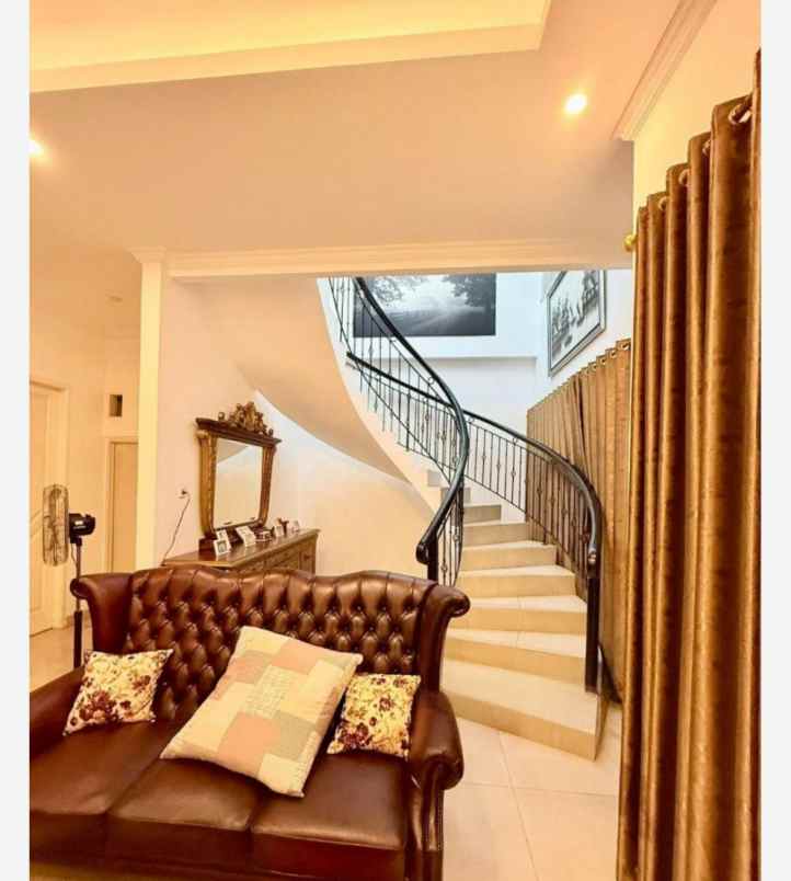 rumah bagus siap huni di grand galaxy bekasi selatan