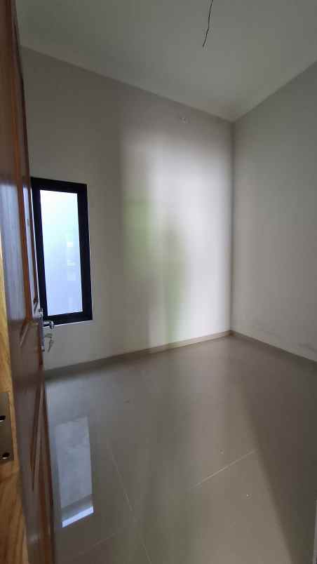 rumah banyumanik type american classic mewah