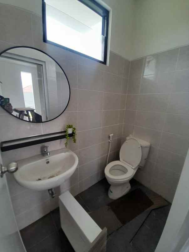 rumah baru dalam komplek di cakung jaktim