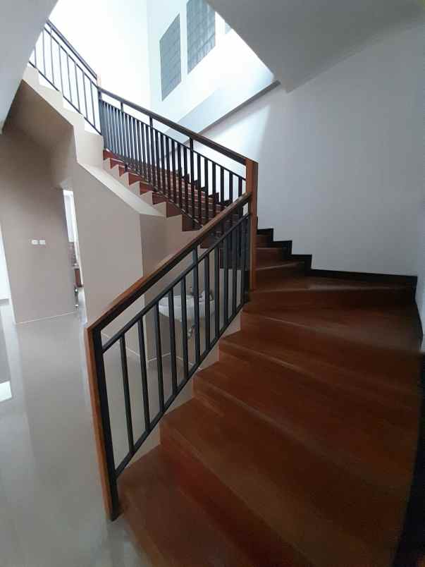 rumah baru di pejompongan benhil jakpus