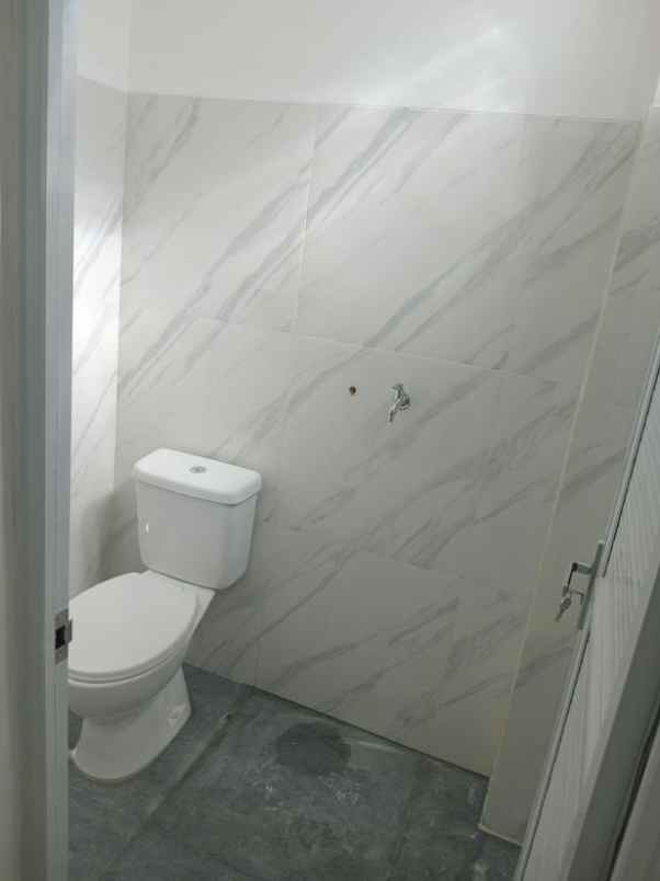 rumah baru hook di cisaranten arcamanik 5kt 2 carport