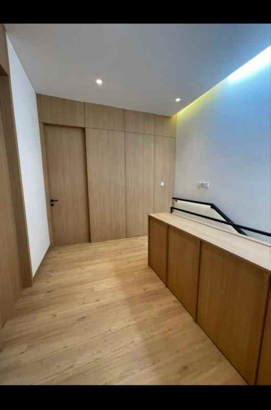 rumah baru modern dalam cluster di jatibening