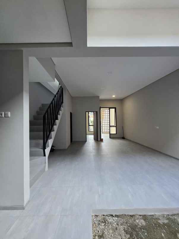 rumah baru modern minimalis di kayu putih jaktim