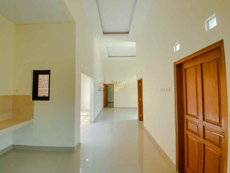 rumah baru tanah luas view sawah di kalasan sleman