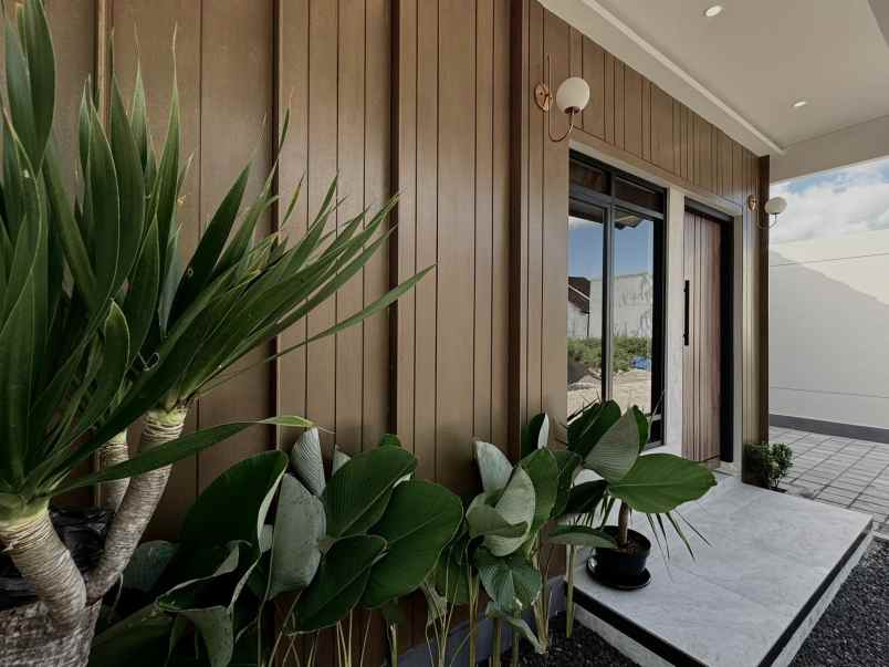 rumah baru tipe besar desain modern di kalasan sleman