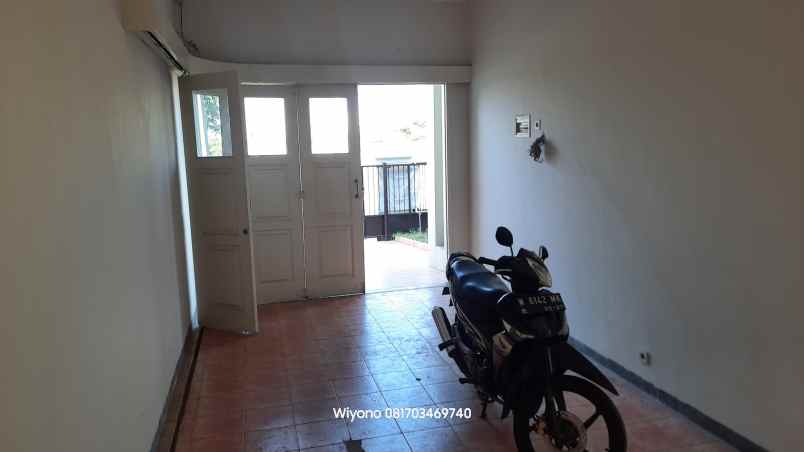 rumah dekat rs mitra keluarga kenjeran di villa galaxy