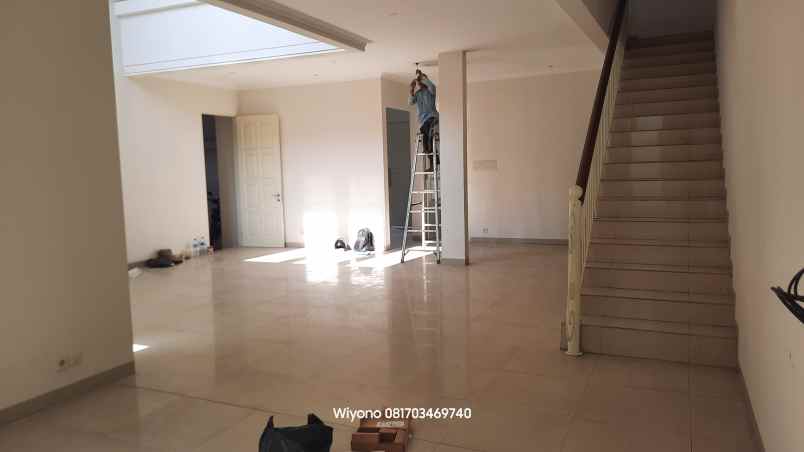 rumah dekat rs mitra keluarga kenjeran di villa galaxy