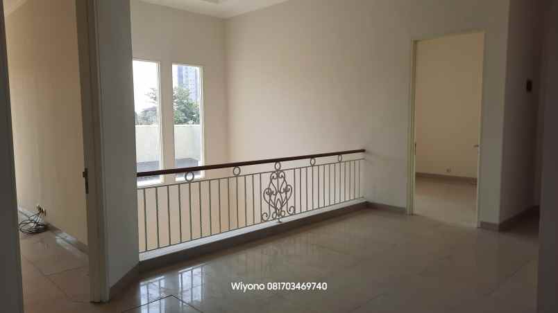 rumah dekat rs mitra keluarga kenjeran di villa galaxy