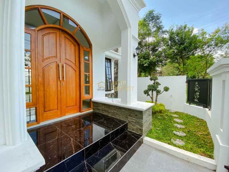 rumah elegan ngaglik desain minimalis bisa kpr