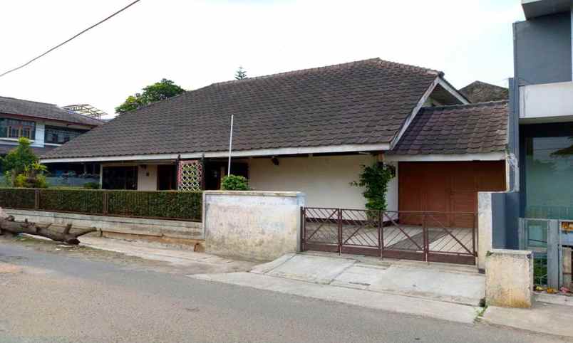 rumah gaya eropa di cikutra bandung